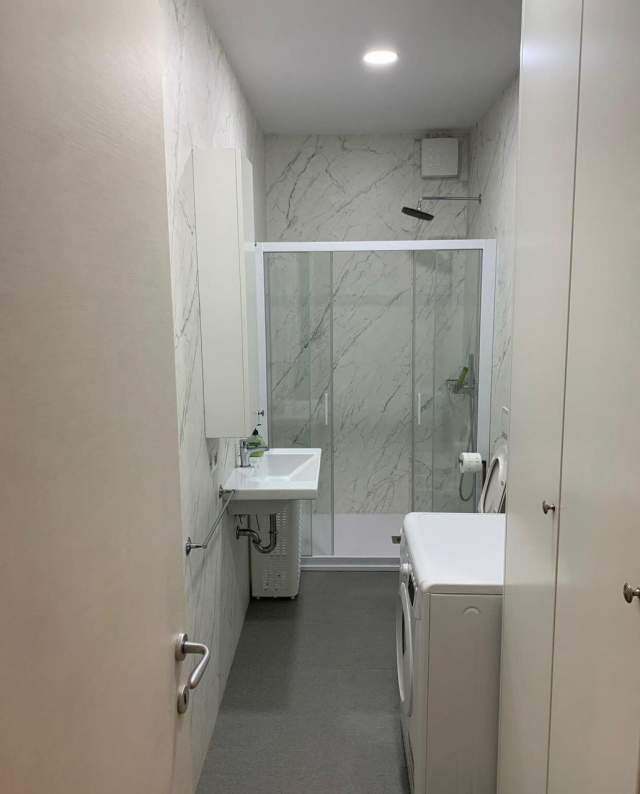 Tirane, jepet me qera apartament 1+1+BLK Kati 5, 80 m² 1.000 Euro (Ish Garda)