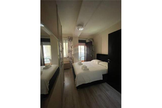 Tirane, jepet me qera apartament 1+1+BLK Kati 3, 70 m² 550 Euro (pallatet agimi)
