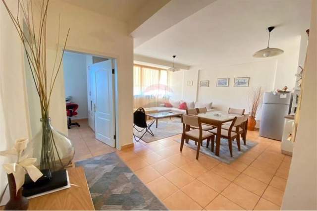 Tirane, jepet me qera apartament 2+1 Kati 7, 98 m² 650 Euro (Rr. Kavajes)