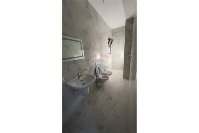 Tirane, jap me qera apartament 2+1 Kati 8, 80 m² 450 Euro (Astir)