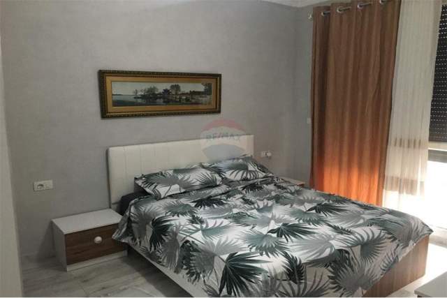 Tirane, jepet me qera apartament 2+1 Kati 2, 86 m² 500 Euro (Medreseja)