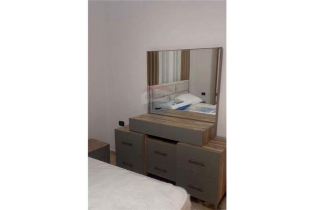Tirane, jepet me qera apartament Kati 4, 100 m² 400 Euro (5 maji)