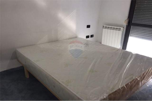 Tirane, jepet me qera apartament 2+1 Kati 3, 100 m² 430 Euro (Jordan Misja)