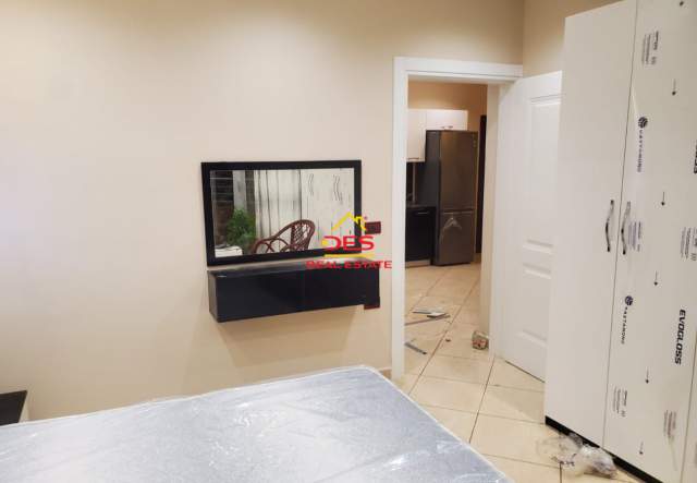Vlore, jepet me qera apartament 2+1+BLK Kati 9, 100 m² 500 Euro (Prane Stadiumit)