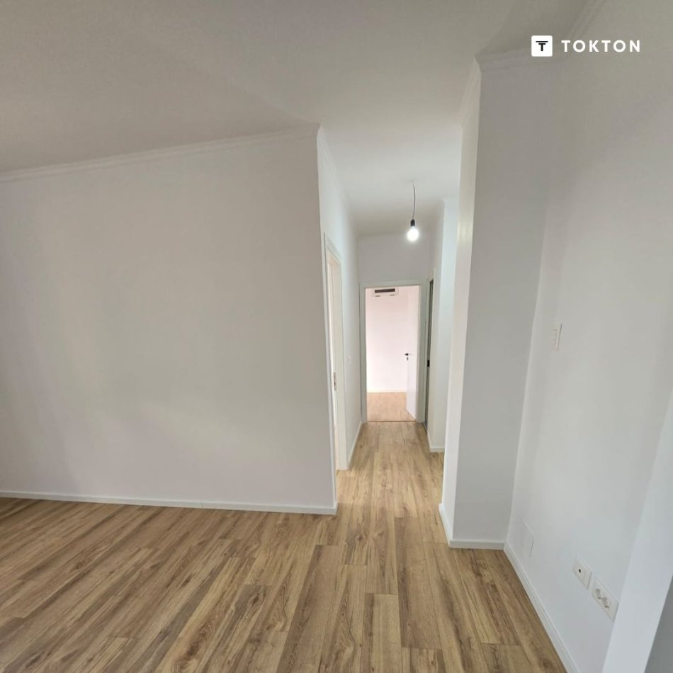 Ne shitje, apartament 2+1, xhamlliku, tirane tt 654