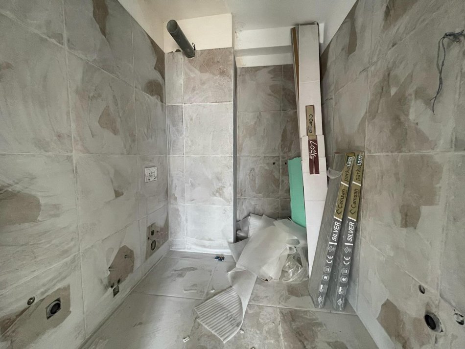 Apartament - Në Shitje - Univers City, QTU, Shqipëri