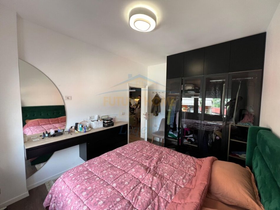 Tirane, shitet apartament 2+1+Ballkon, Kati 5, 79 m² 175,000 € (Liqeni i Thate, Fillim Rruga Peti)