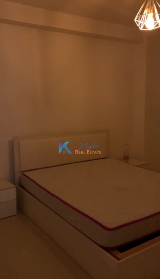 Tirane, jap me qera apartament 2+1+Ballkon, Kati 1, 94 m² 400 € (Shkoze)