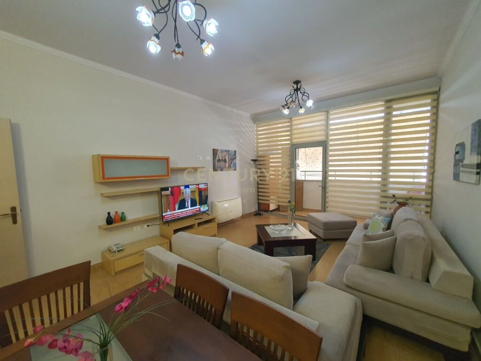 Tirane, jepet me qera apartament 1+1+Ballkon, Kati 4, 79 m² 800 € (Garda, BLLOK)