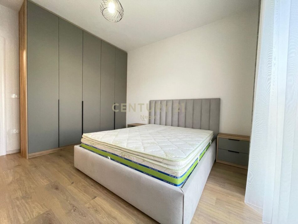 Tirane, jepet me qera apartament 1+1 , 64 m² 700 € 
