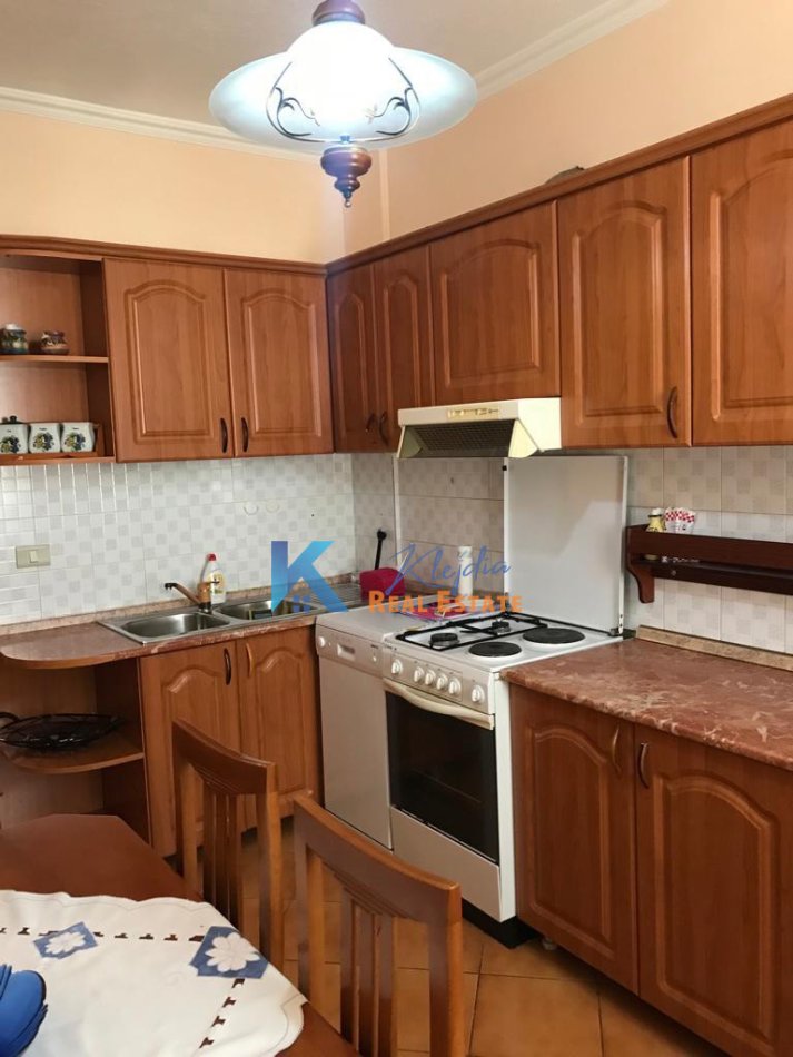 Tirane, jepet me qera apartament 2+1 Kati 6, 110 m² 650 € (Myslym Shyr, rruga Islam Alla)