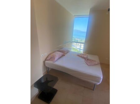 Vlore, jepet me qera apartament 3+1 Kati 3, 124 m² 600 € (Lungomare, Vlore, AREA41921)