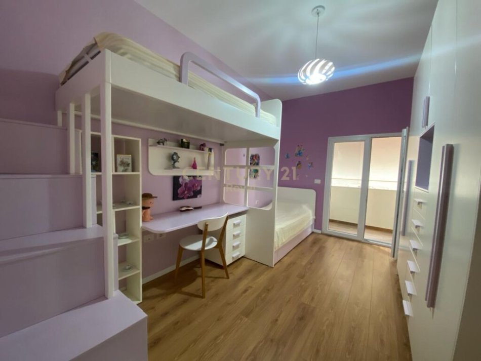 Tirane, jepet me qera apartament 2+1 Kati 3, 103 m² 550 € (Rruga e Dibres)