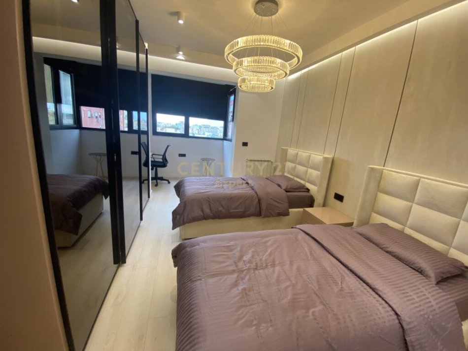 Tirane, shitet apartament 2+1 Kati 2, 120 m² (petro nini)