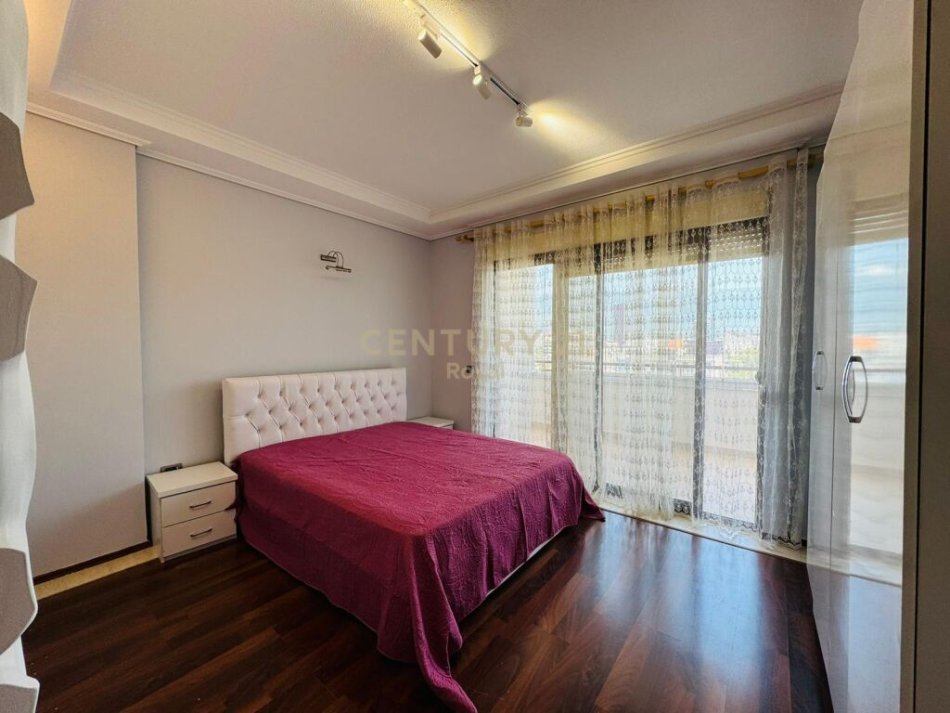 Tirane, jepet me qera apartament 2+1 Kati 9, 100 m² 900 € (liqeni i tiranes)