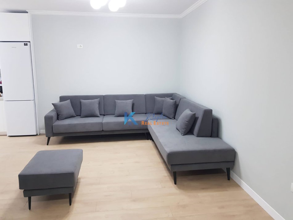 Tirane, shes apartament 2+1+Ballkon Kati 4, 85 m² 120.000 € (Fresk)