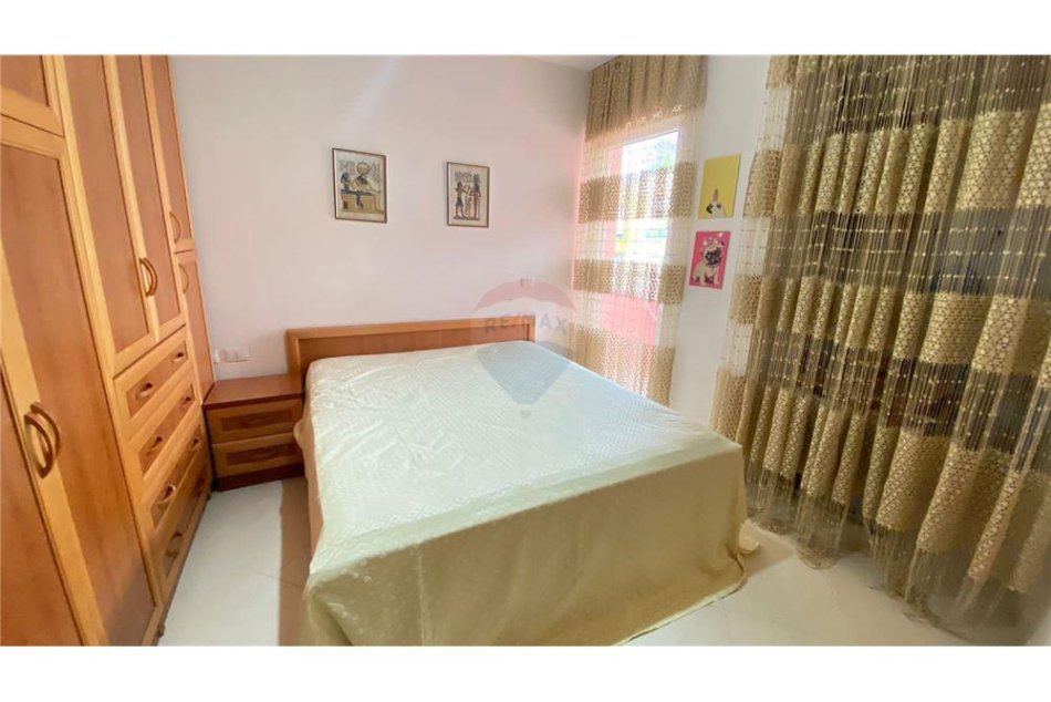 Tirane, jepet me qera apartament 1+1 , 60 m² 600 € (Rruga Dervish Hima - Air Albania Stadium)