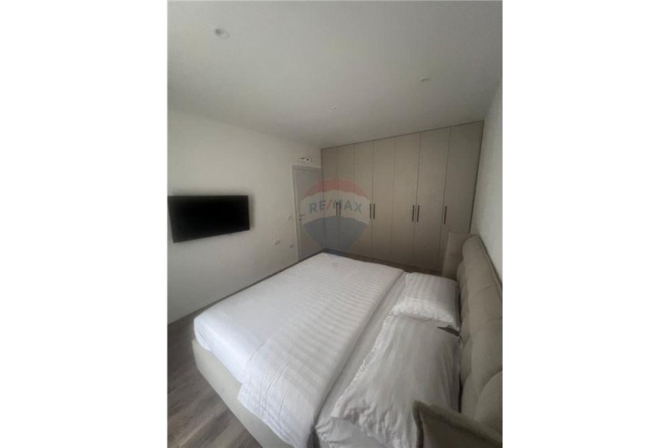 Tirane, jepet me qera apartament 2+1 Kati 3, 80 m² 900 € (Gjon Muzaka - Rruga e Bogdaneve)