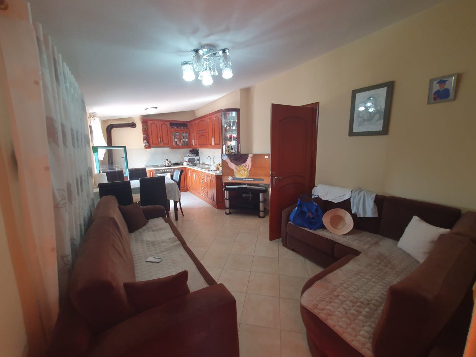 SHITET: APARTAMENT PENTHOUSE / zona: POGRADEC