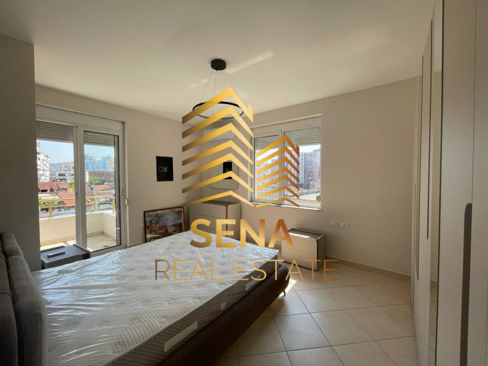 Tirane, jepet me qera apartament 2+1 , 115 m² 850 € (Rruga e Kavajes)