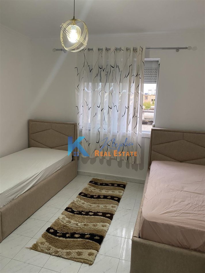 Tirane, jepet me qera apartament 2+1 Kati 3, 74 m² 500 € (Porcelan, afer Bar Artisti)