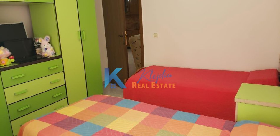 Tirane, jepet me qera apartament 2+1 Kati 3, 85 m² 500 € (Laprake, afer Hotel Relax)