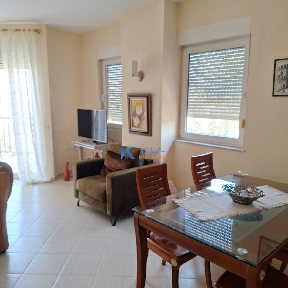 Tirane, jepet me qera apartament 2+1 Kati 8, 103 m² (Rruga e Elbasanit, afer Stadiumit)
