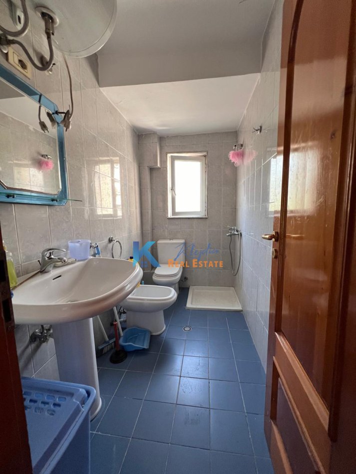 Tirane, jepet me qera apartament 1+1 Kati 3, 63 m² 470 € (Lulishtja 1 Maji)