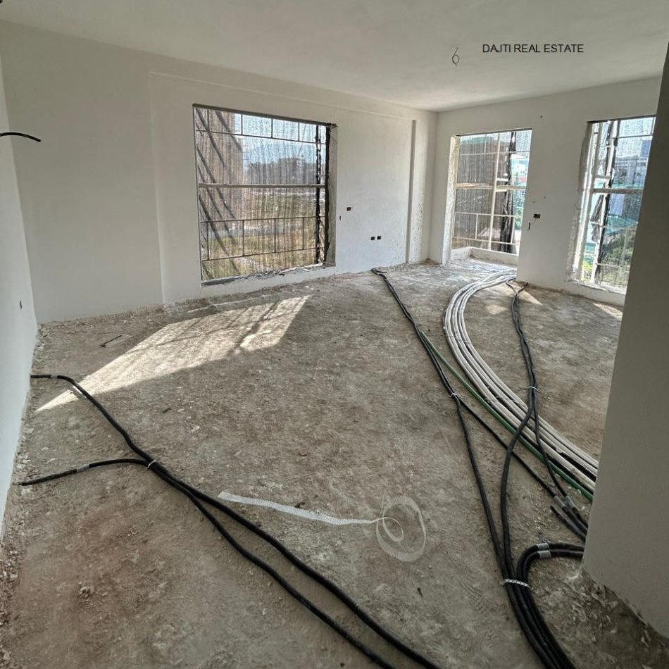 Tirane, shitet apartament 2+1+Ballkon Kati 5, 102 m² 170.000 € (Jordan Misja,afer Hipotekes)