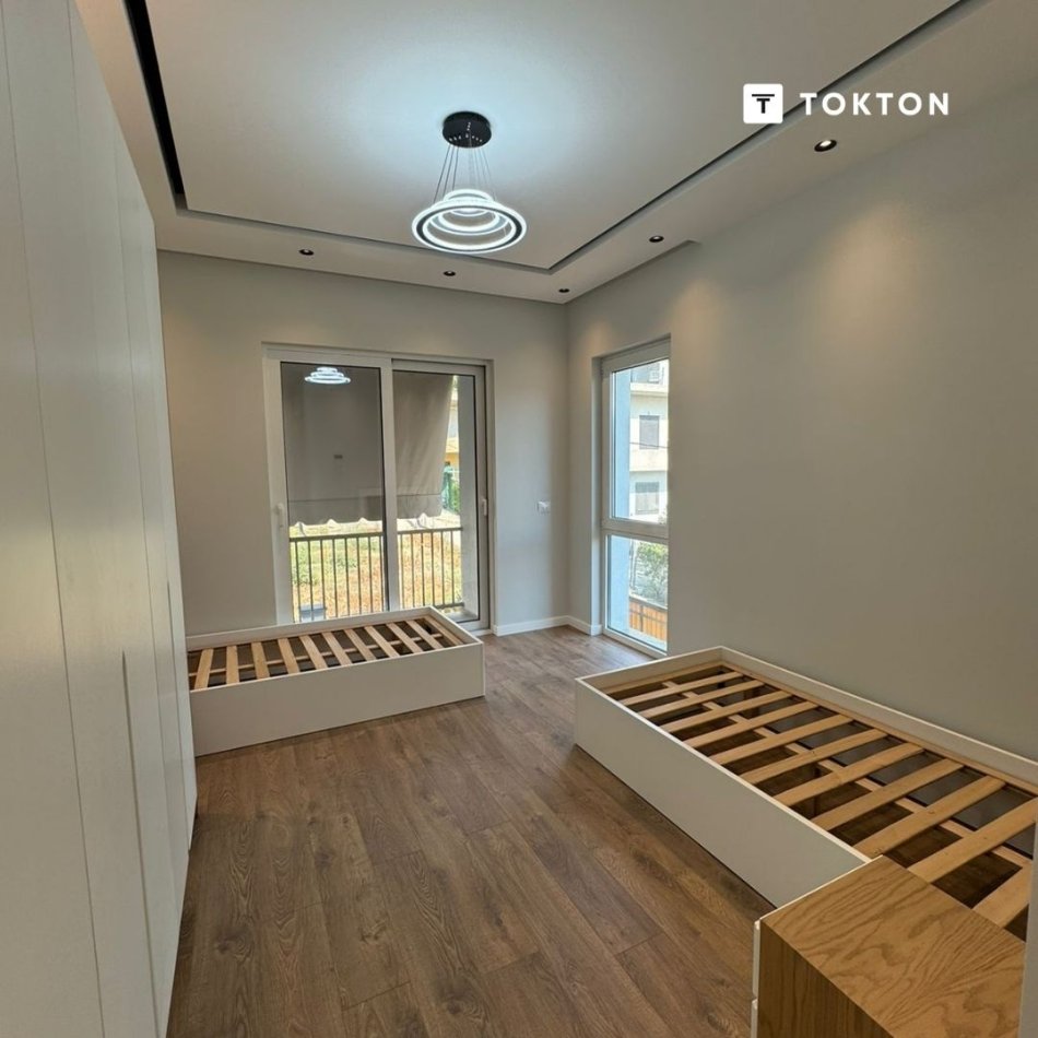 Tirane, jepet me qera Vile 2+1 Kati 2, 180 m² 1000 € (Rruga Dalip Topi) TT 1399