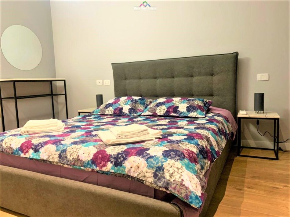 Tirane, jepet me qera apartament 2+1 Kati 4, 95 m² 750 € (21 dhjetori)