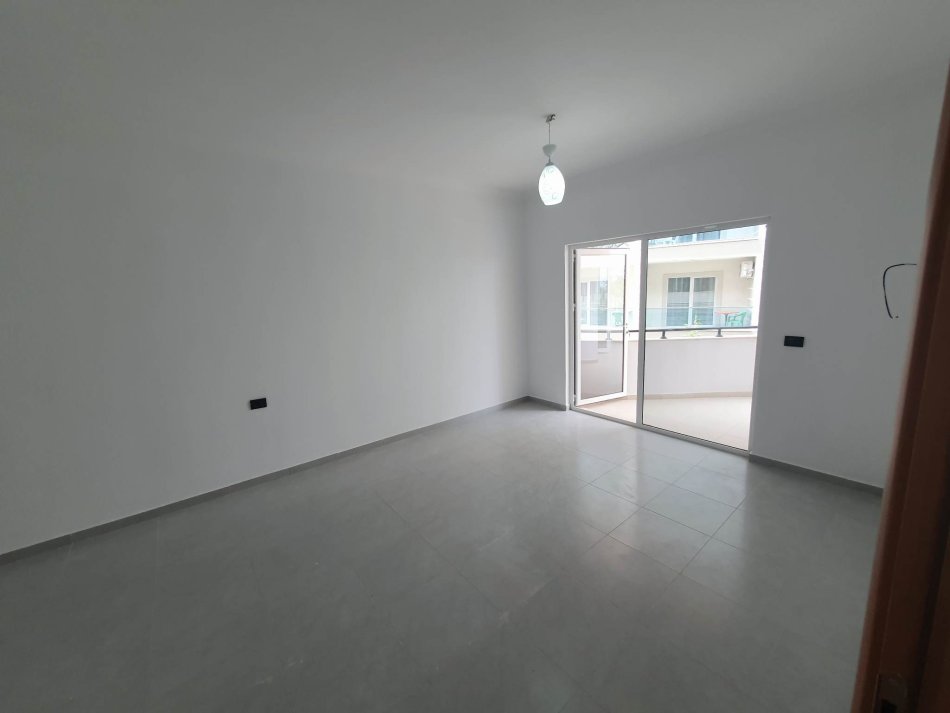 SHITET: Super apartament 1+1/Pogradec_zona: Tushemisht