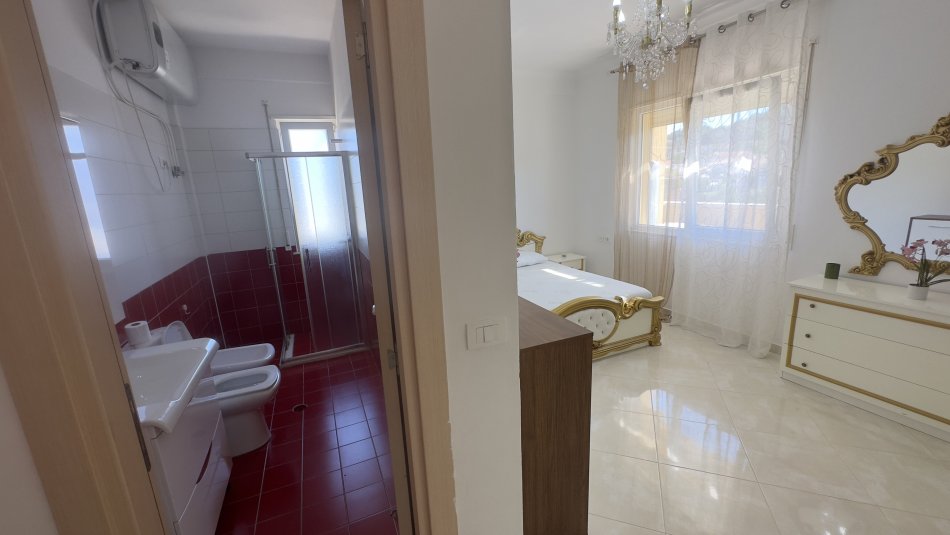 Tirane, jepet me qera apartament+verande | Penthouse 3+1+Aneks+Ballkon Kati 5, 221 m² 600 € (Qtu , yrshek)
