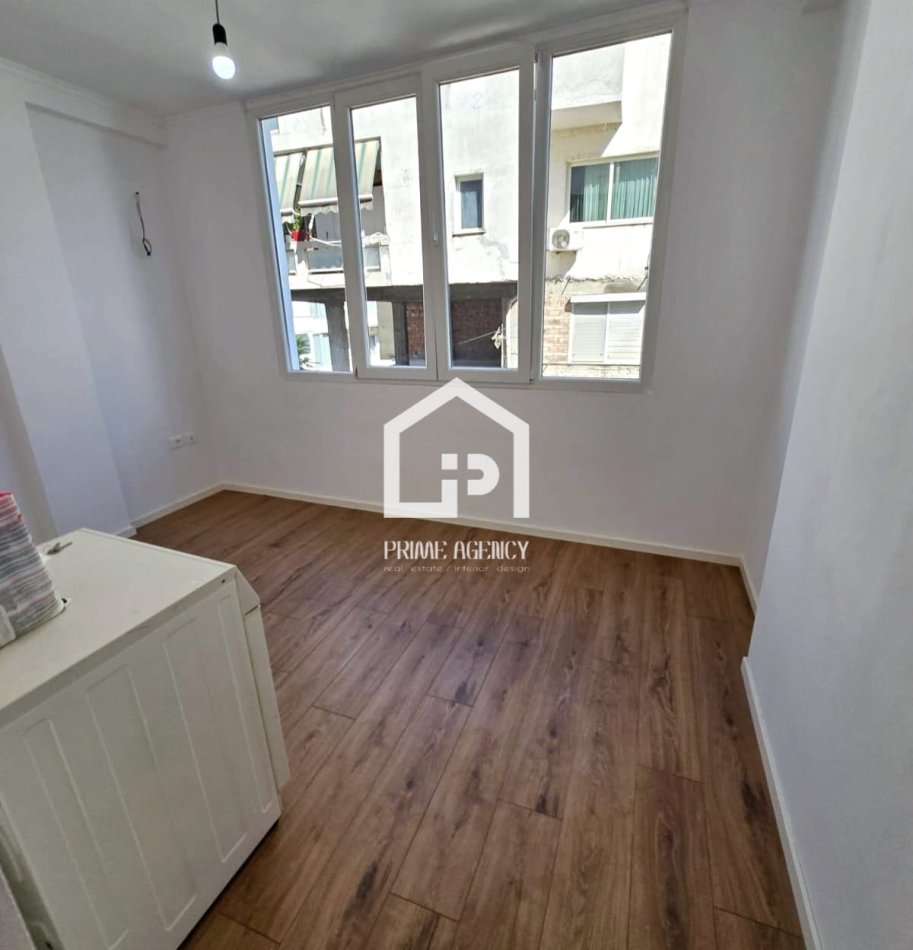 SHITET : APARTAMENT 2+1/Pranë Ambasadës Amerikane & Istitutit të Higjenës