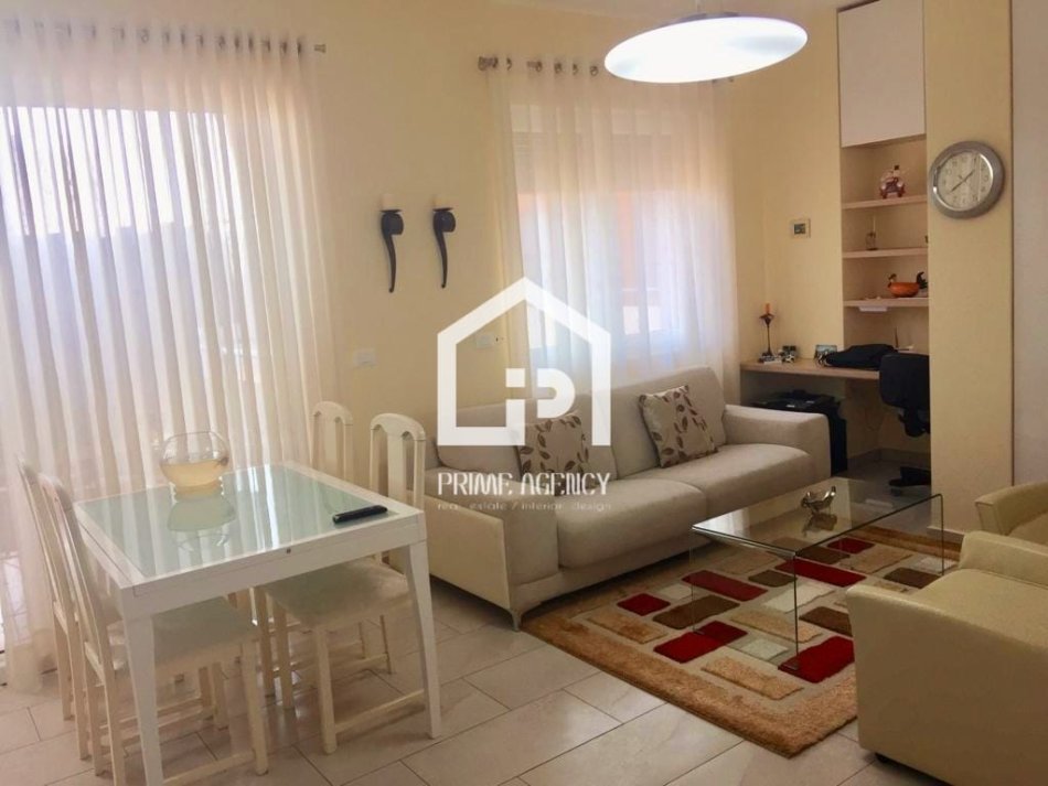 JEPET ME QIRA : Super apartament 1+1 Rr: BOGDANEVE, mbrapa bllokut të ambasadave