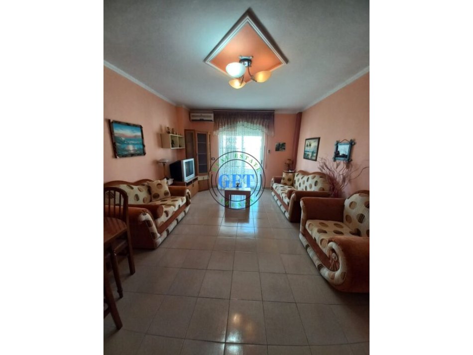 Durres, jepet me qera apartament 1+1 Kati 6, 60 m² 300 € (Plazh Iliria)