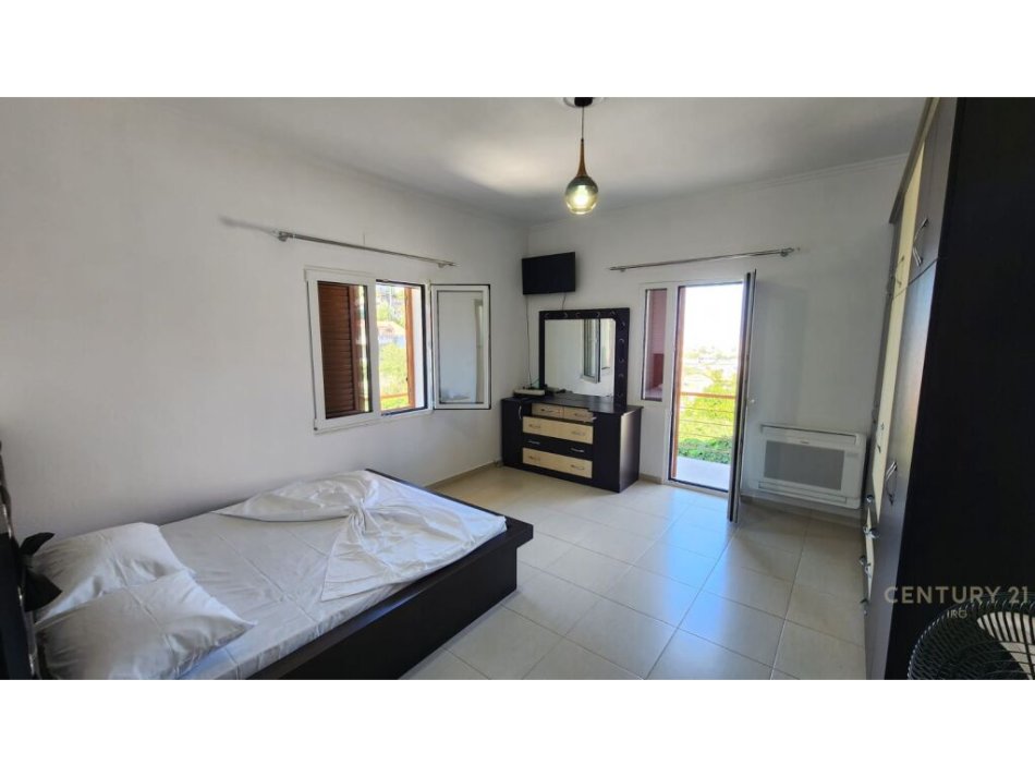 Tirane, jepet me qera Vile 2+1 Kati 1, 100 m² 500 € (Rruga Sabaudin Gabrani)