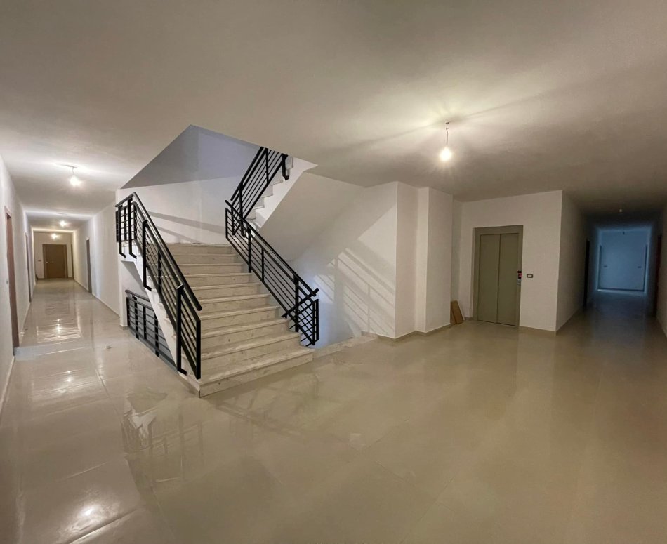 SHITET: Apartament 1+1/ zona Shëngjin/Kune
