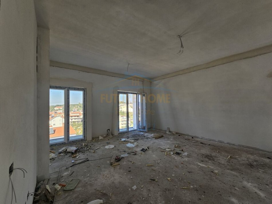 Tirane, shitet apartament 1+1+Ballkon Kati 4, 103 m² 149.000 € (Sauk, Porta Tirana e Re)