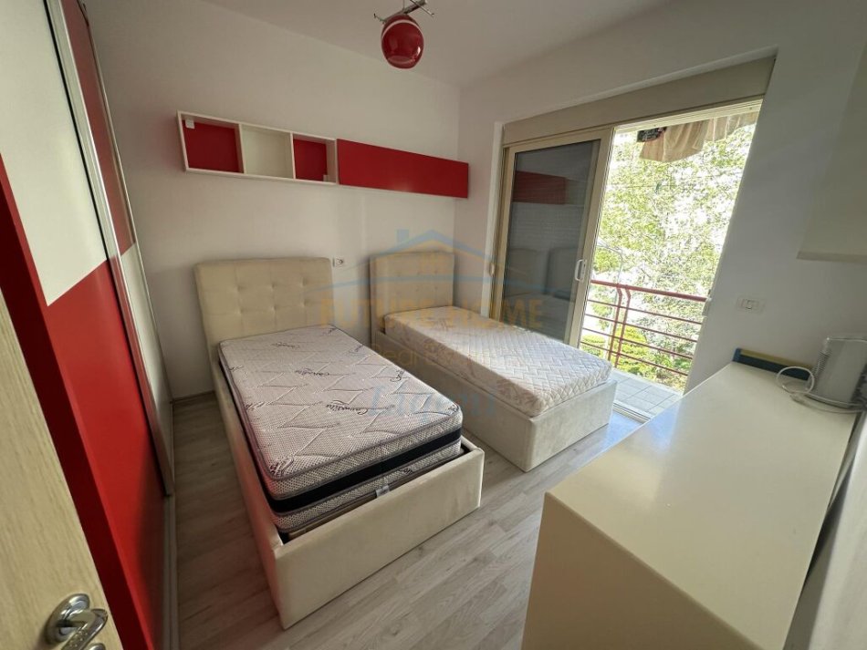 Tirane, shitet apartament 2+1+Ballkon Kati 3, 100 m² 198.000 € (Liqeni i Thate)