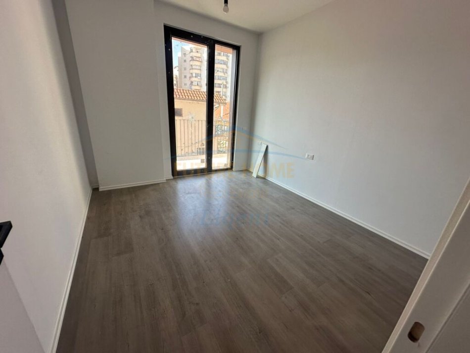 Tirane, jepet me qera apartament 2+1+Parkim Kati 2, 153 m² 2.000 € (Altana Luxury Residence, Rruga e Kosovareve)