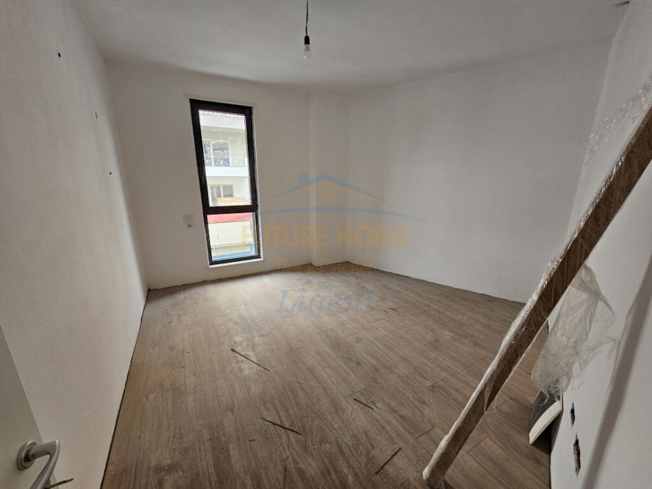 Tirane, shitet apartament 2+1+Ballkon , 113 m² 248.000 € (Kopshti Zoologjik)