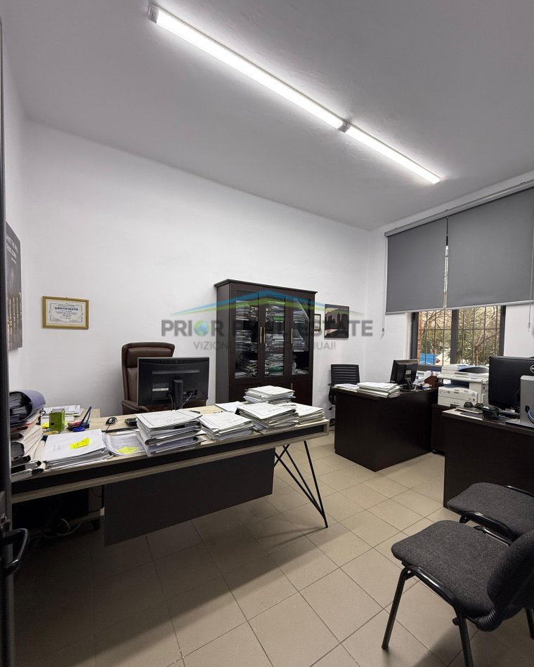 Tirane, shitet ambjent biznesi Kati 0, 24 m² 110.000 € (Ish Ekspozita)