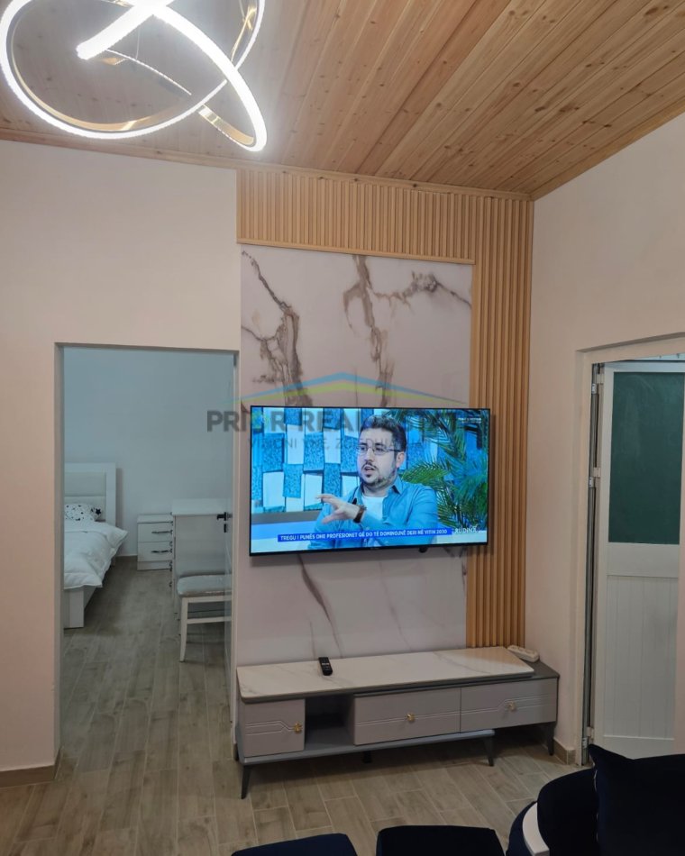 Tirane, jepet me qera apartament 1+1 Kati 0, 58 m² 500 € (Laprake)