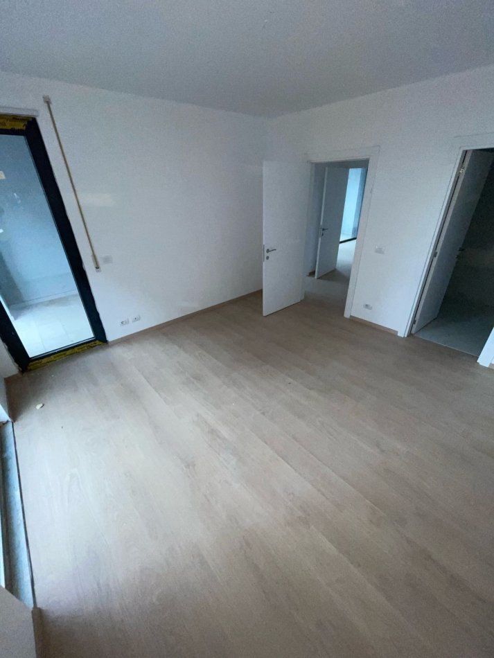 Tirane, shitet apartament 2+1+Ballkon , 117 m² 141.000 € (Rruga Dritan Hoxha)
