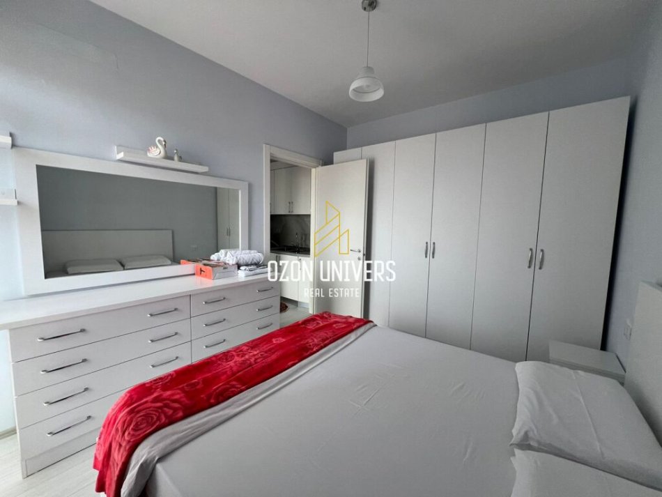 Tirane, jepet me qera apartament 1+1 Kati 6, 55 m² 650 € (Laprake)