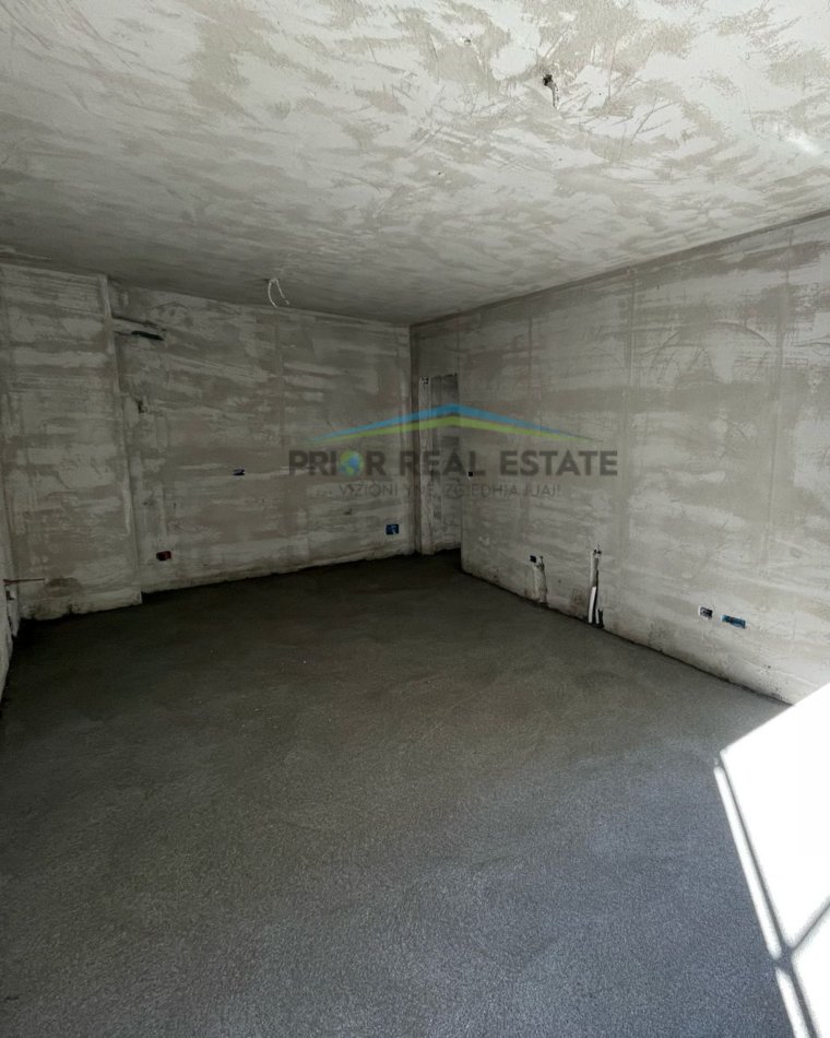 Tirane, shitet apartament 2+1 Kati 2, 99 m² 92.165 € (Univers City)