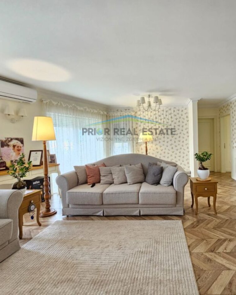 Tirane, jepet me qera apartament 2+1+Ballkon Kati 4, 123 m² 1.000 € (Kodra e Diellit 2)