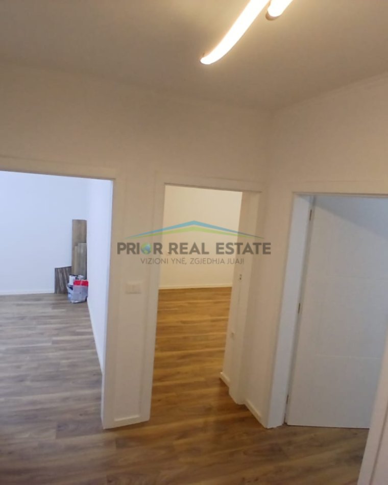 Tirane, shitet apartament 2+1 Kati 1, 70 m² 128.000 € (Tregu Elektrik)