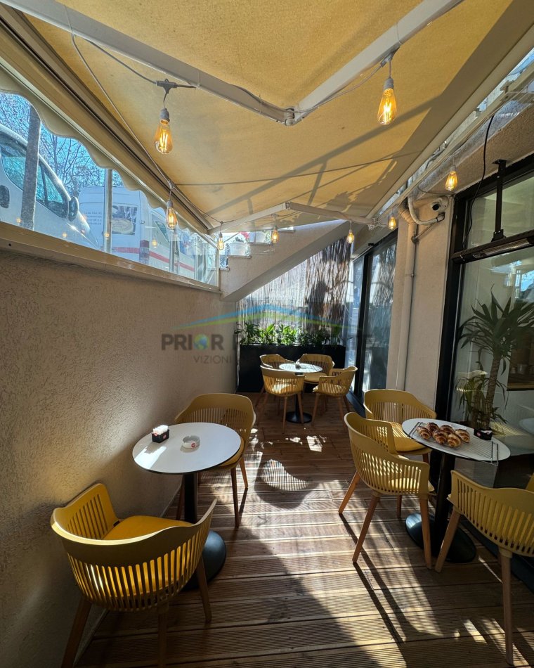 Tirane, shitet Biznes Kend lojrash & bar-kafe Kati 0, 57 m², 13.000euro (Liqeni i Thate)